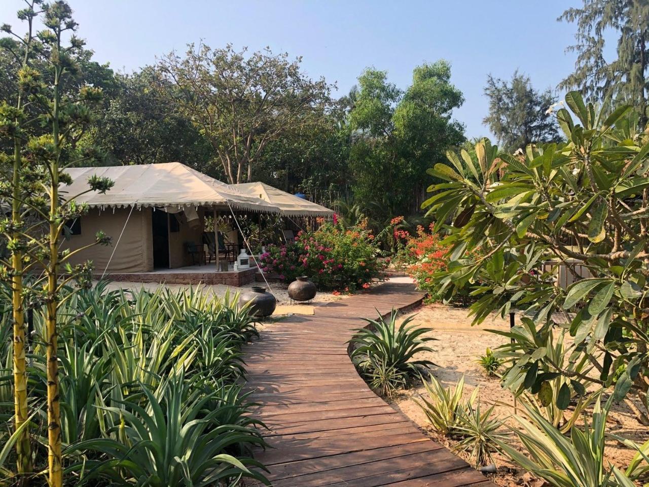 Saffronstays Stella Maris - Luxury Beach Front Villa Near Redi Beach Querim Exterior photo